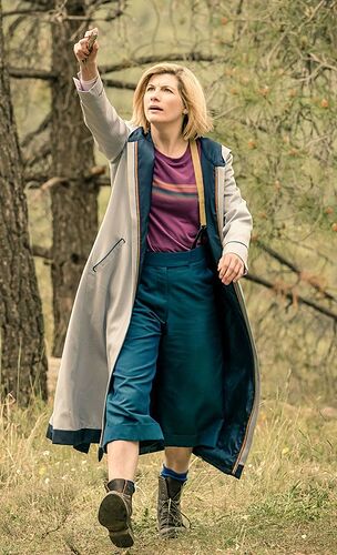 13th-doctor-jodie-whittaker-trench-coat-3621052854